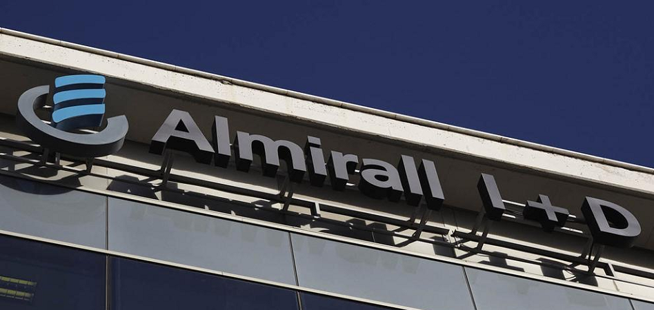 Los títulos de Almirall caen un 20% en bolsa por la previsión a la baja en ingresos y beneficios